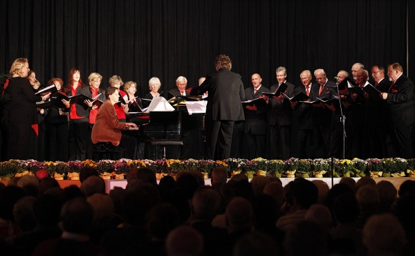 Peter Josef Kunz-von Gymnich dirigiert das Polyhymnia-Mixtett Peter Josef Kunz-von Gymnich dirigiert das Polyhymnia-Mixtett